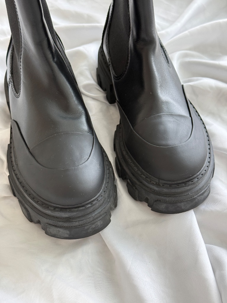 Ganni Black Leather Chunky Chelsea Boots Size 37 — image 5 of 8